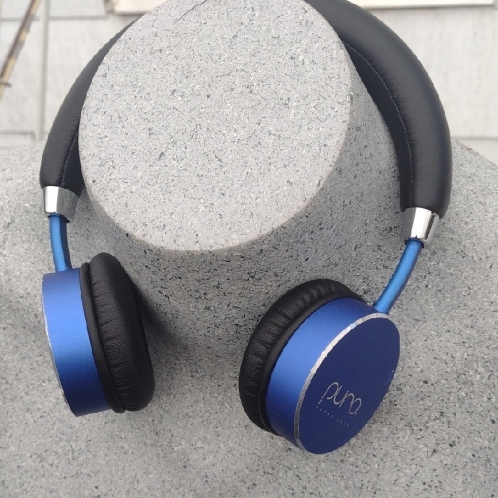 - Puro Black and Blue Wireless Headphones 45mm driver